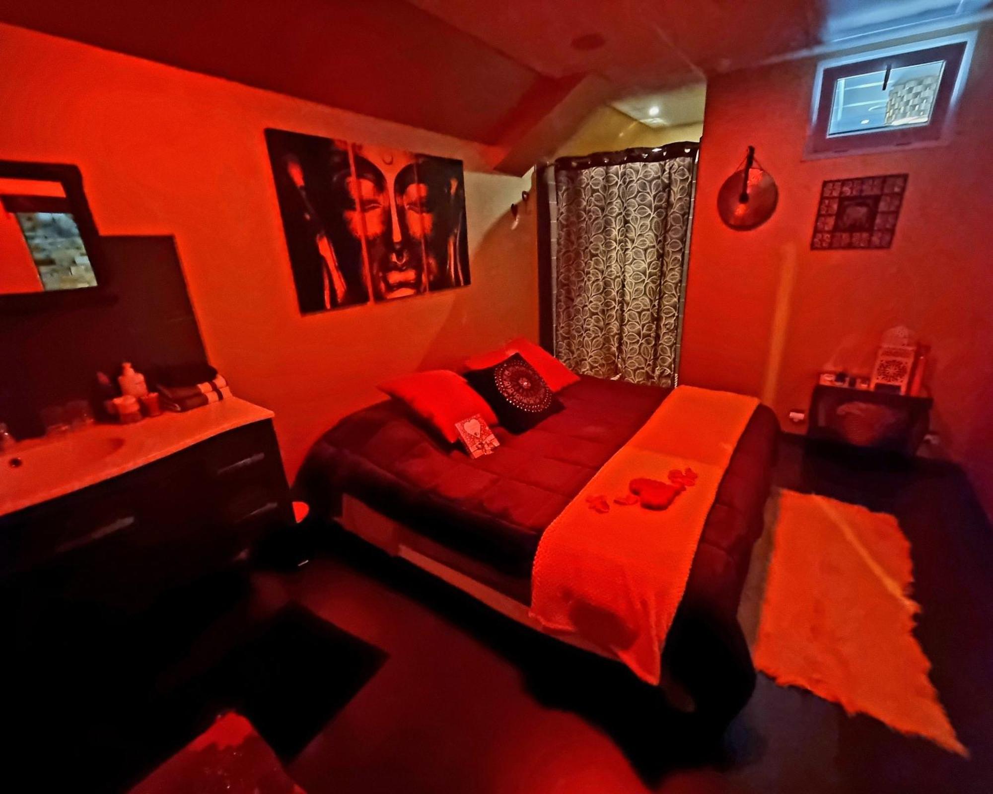 Love Room, Les Nuitees Secretes De Rouen Darnetal Экстерьер фото