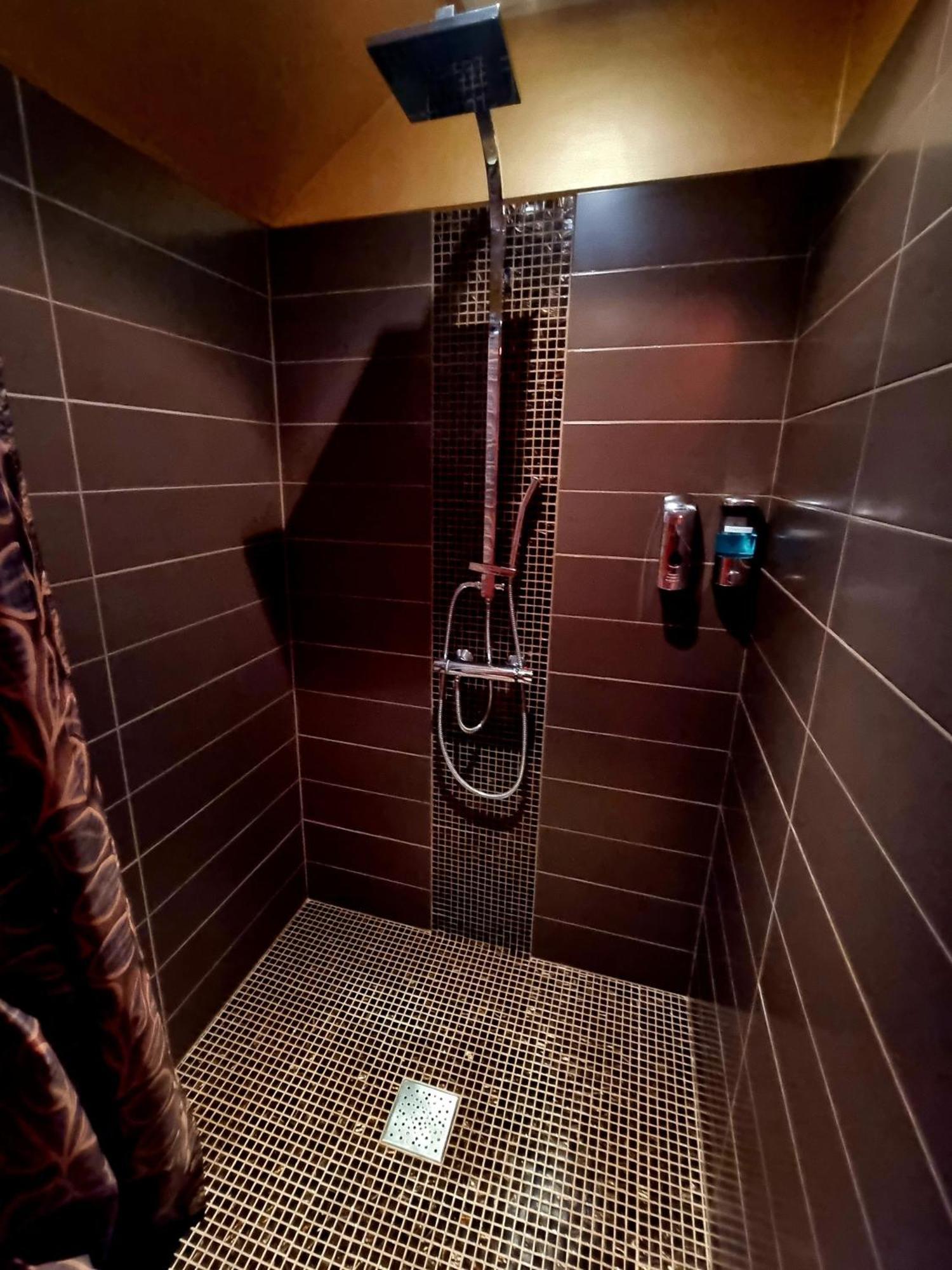 Love Room, Les Nuitees Secretes De Rouen Darnetal Экстерьер фото